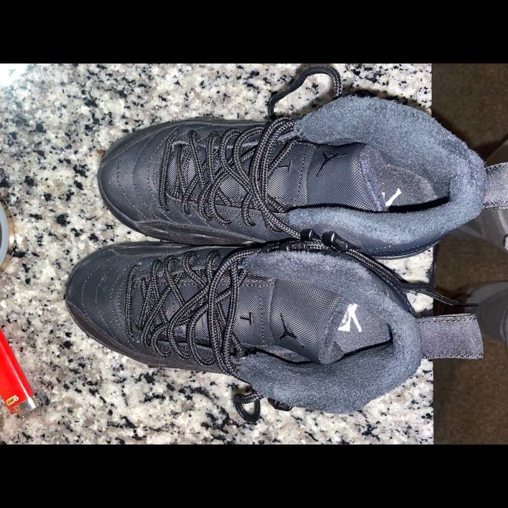 Jordan 12 4.5y Grade School